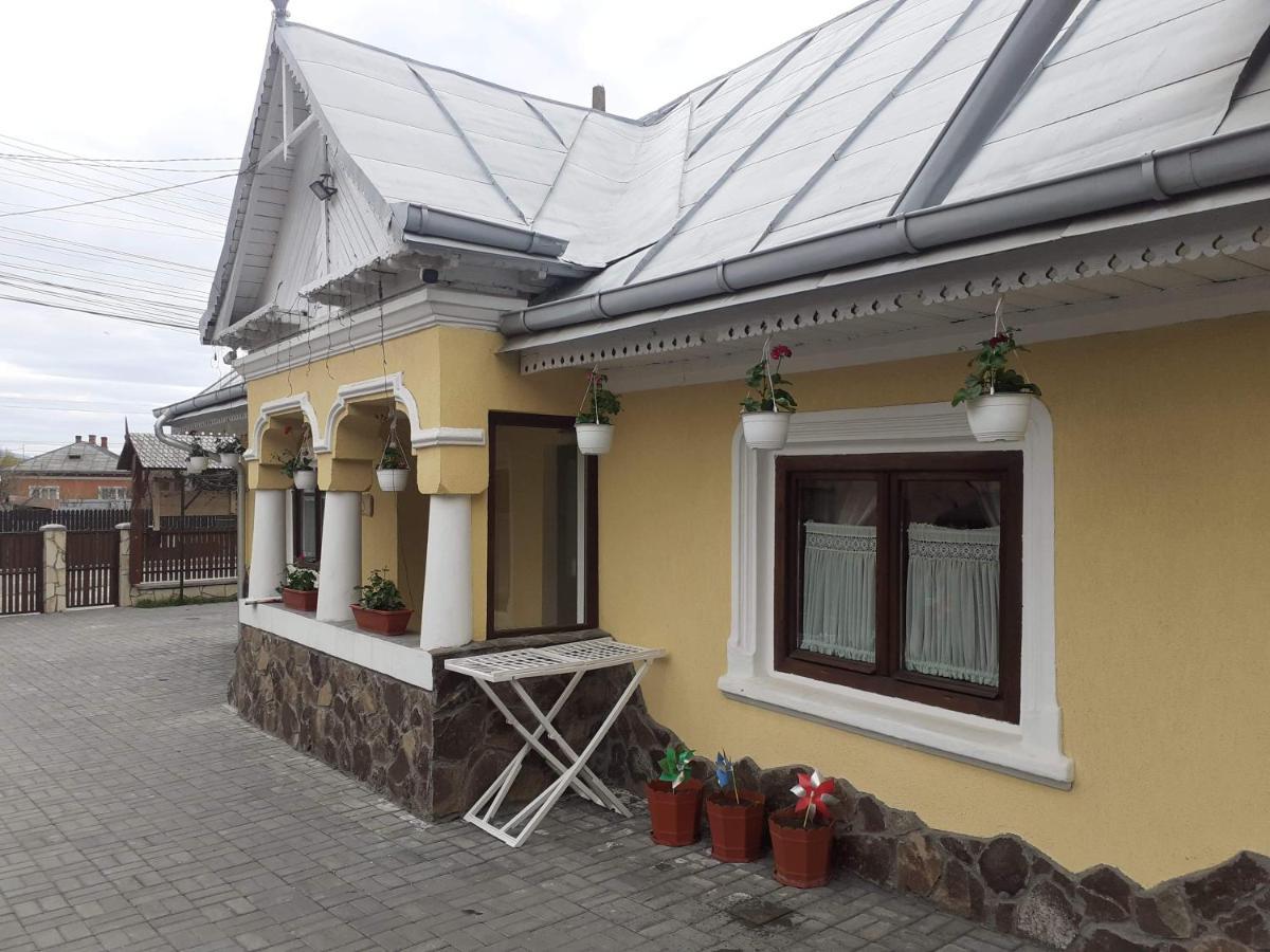Casuta De Poveste Târgu Neamț Exteriör bild