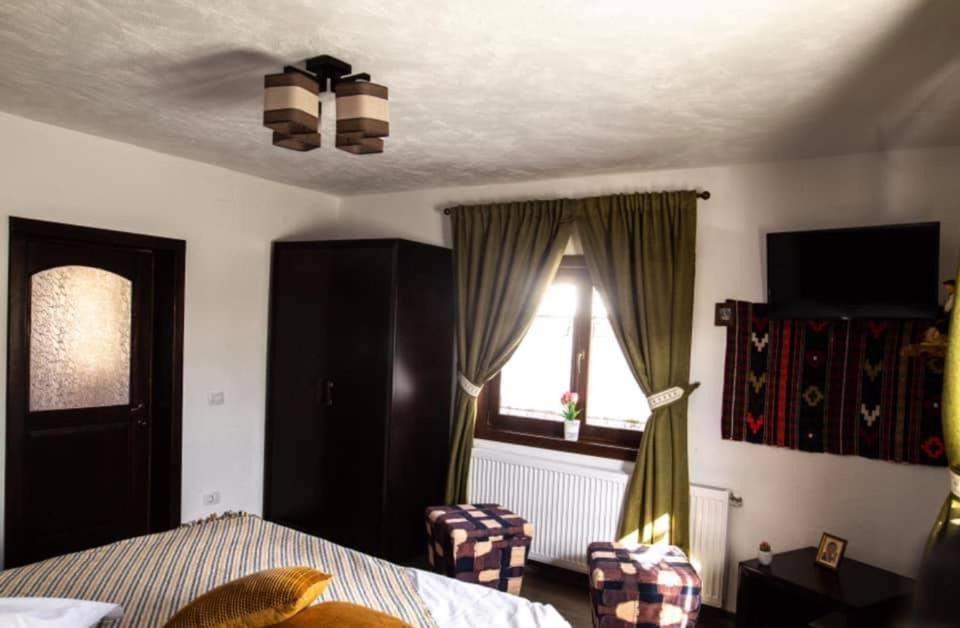Casuta De Poveste Târgu Neamț Exteriör bild